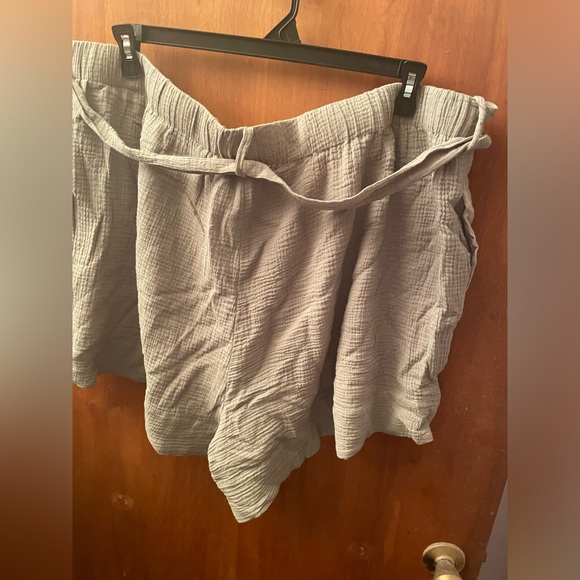 Avenue Chelsea shorts NWT size 4x - Picture 3 of 3